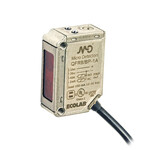 QFRS/BP-1A M.D. Micro Detectors Фотоэлектрический датчик, миниатюрный, кубический, IP69K, металлический, AISI 316L подавление фона, 200мм, красный PNP NO +NC, кабель 2м